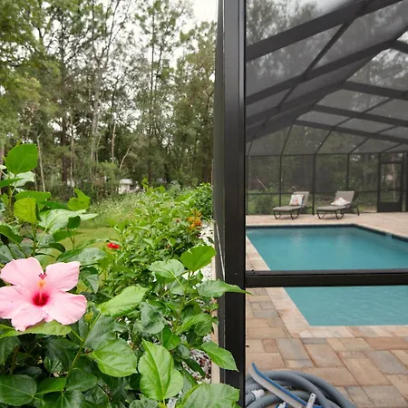 Pet-Friendly, Heated Pool, Close To Everything 3 Bedroom Home